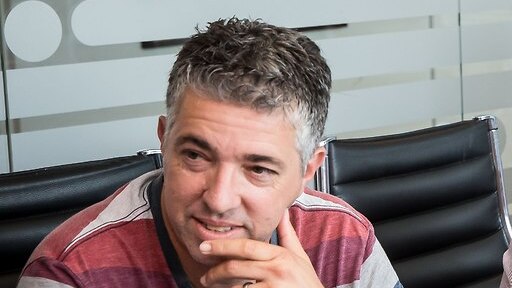 ניר אלון