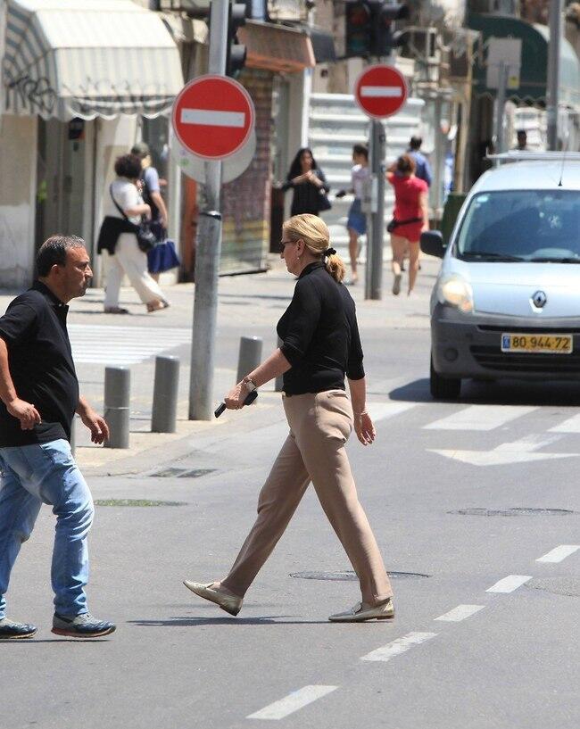גוינג דאון דה סטריט (צילום: מוטי לבטון) גוינג דאון דה סטריט