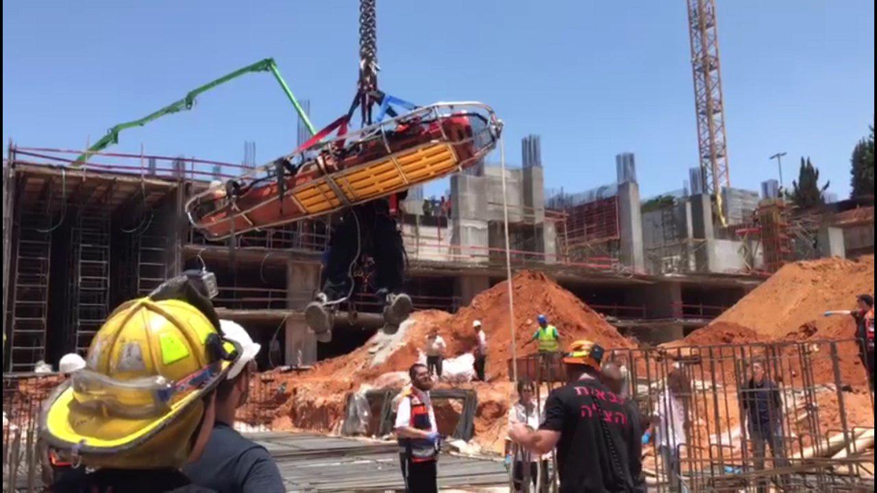יו טיוב: חילוץ פועל באתר בנייה