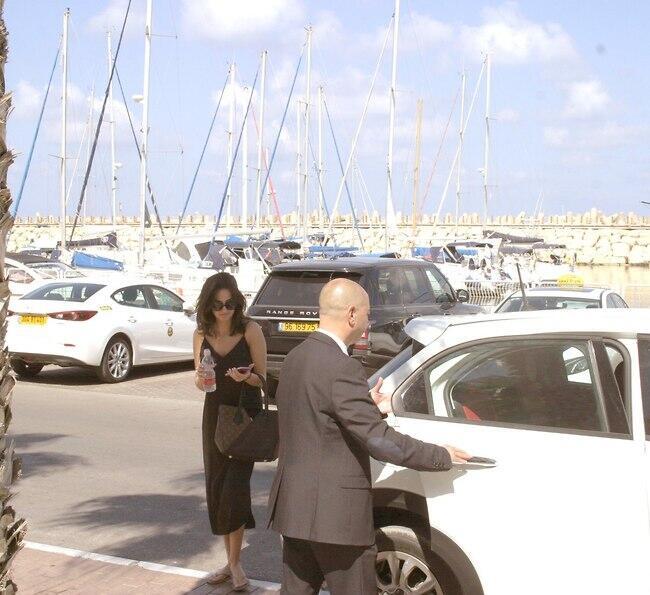 קשה לה להסתיר את ההתרגשות