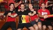 אוהדי בלגיה צופים ב חוף בוגרשוב במשחק מול אנגליה