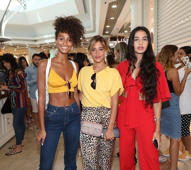עם דנית גרינברג ועדן סבן דווקא אין למגי בעיה להצטלם