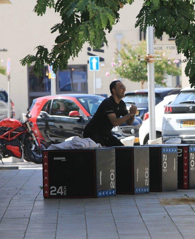 דפק סקווט, יפה לו (צילום: מוטי לבטון) דפק סקווט, יפה לו