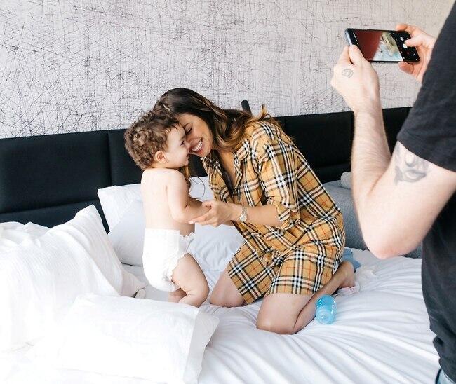 כי אין בעולם אהבה כמו אהבה של אמא. ימית סול והבן איתן (צילום: עדי סגל) כי אין בעולם אהבה כמו אהבה של אמא. ימית סול והבן איתן