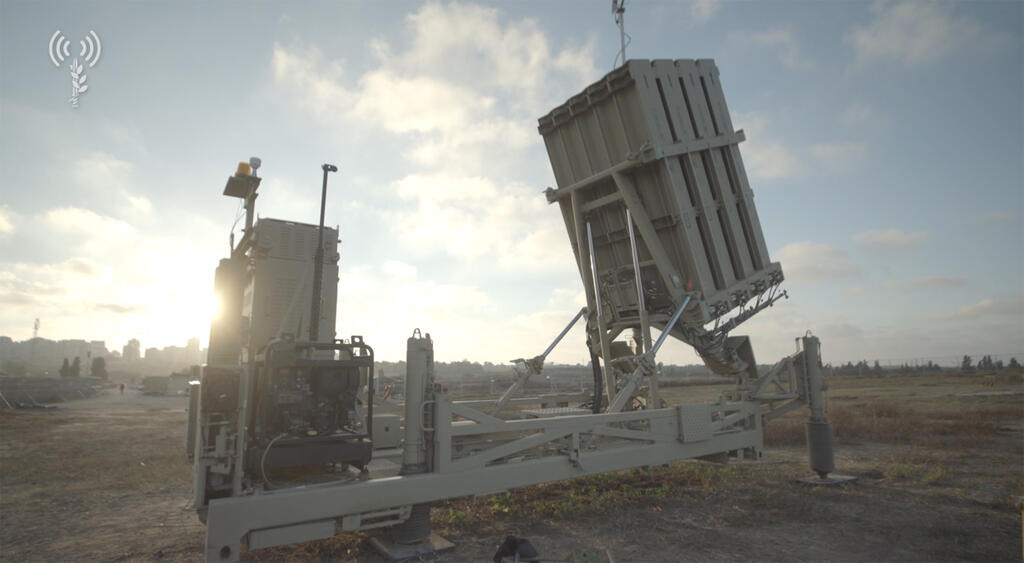 Iron Dome air defense system batteries in central Israel (Photo: IDF Spokesperson's Unit) כיפת ברזל בגוש דן