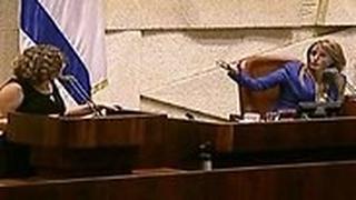 מהומה בכנסת, נאוה בוקר מעירה ליעל פארן על הלבוש שלה