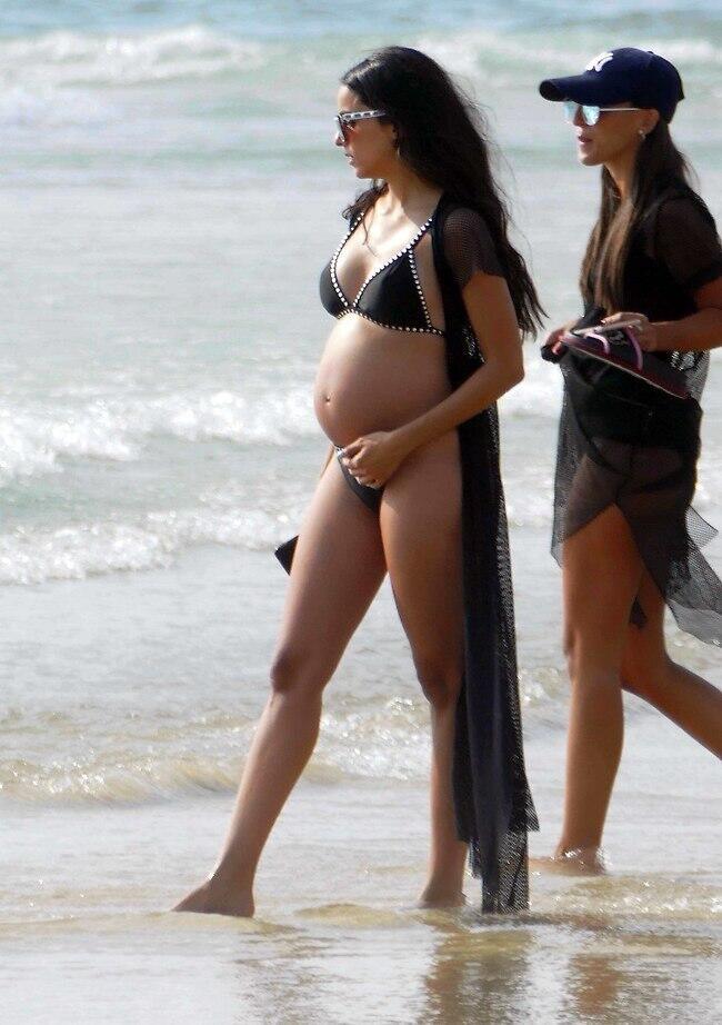 מתעגלת יפה. אורטל עמר (צילום: אמיר מאירי) מתעגלת יפה. אורטל עמר