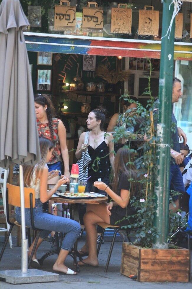 שבעה ומרוצה
