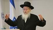 יעקב ליצמן בישיבת חירום של משרד הבריאות על עכברת