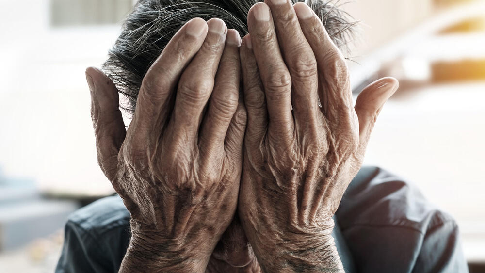 אילוסטרציה (צילום: shutterstock) אילוסטרציה התעללות בקשישים