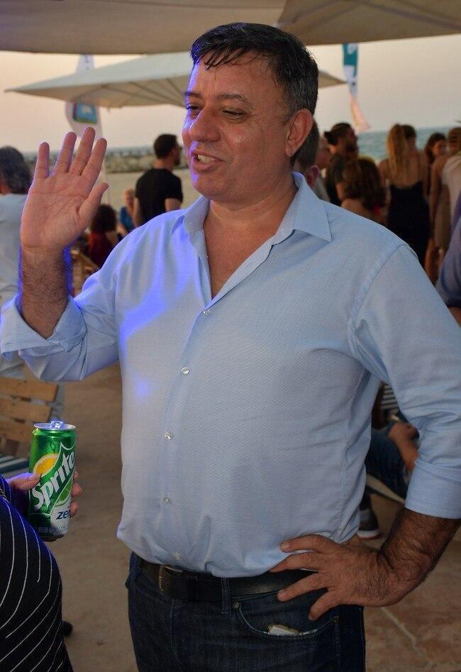 תביאי כיף. יושב ראש מפלגת העבודה אבי גבאי