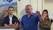 אביגדור ליברמן ונדב פדן במוצב ההרודיון