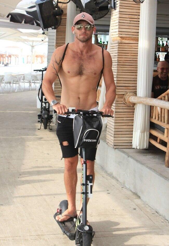 טוב שהזכרת לנו שאנחנו צריכים לחדש את המנוי לחדר כושר (צילום: מוטי לבטון) טוב שהזכרת לנו שאנחנו צריכים לחדש את המנוי לחדר כושר