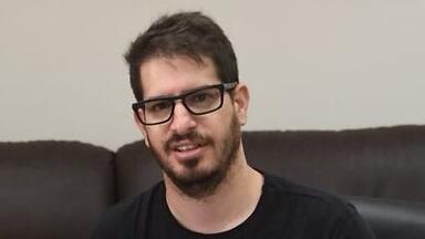 משה חוגג ודן איינבינדר במעמד החתימה