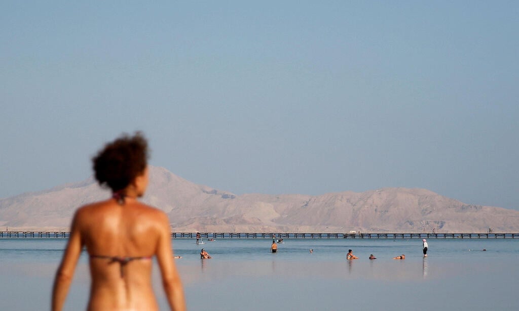 Israeli tourists in Egypt's Sharm El-Sheikh (Photo: Reuters) תיירים ב שארם א שייח' ב מצרים