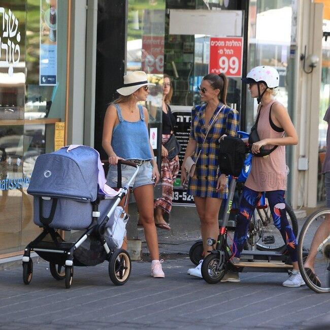 "מאמי מה נשמע?" שביט ויזל, ירדן הראל ולירן כוהנר (צילום: מוטי לבטון) "מאמי מה נשמע?" שביט ויזל, ירדן הראל ולירן כוהנר