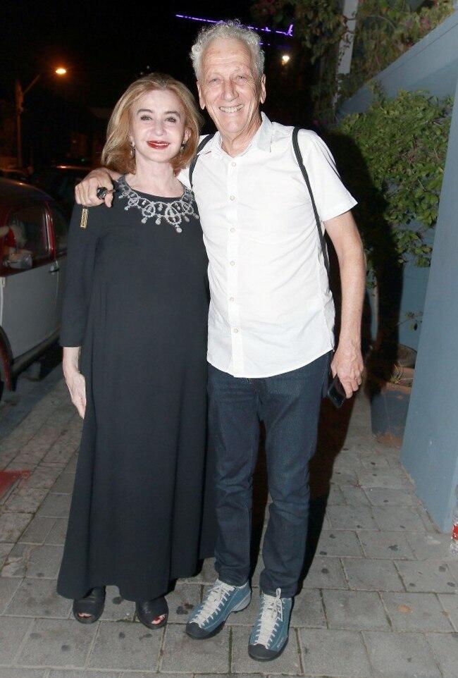 אנשים שתמיד טוב לראות. מוני מושונוב וסנדרה שדה (צילום: ענת מוסברג) אנשים שתמיד טוב לראות. מוני מושונוב וסנדרה שדה