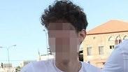 עו"ד דורון ויגלר עם חברו של ארי נשר שנחקר באזהרה