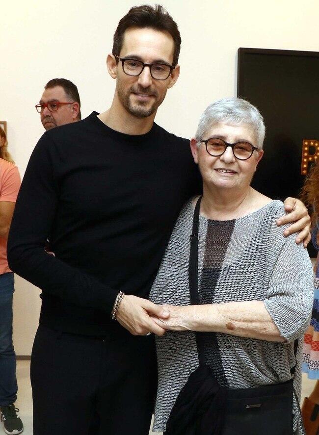 אימא גאה. עברי עם אמו, דליה
