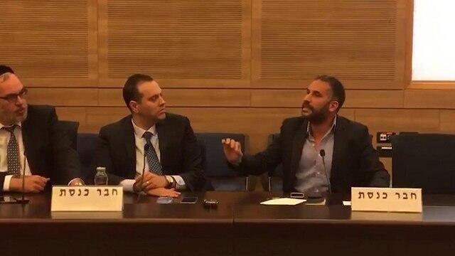 בישיבת ועדת הכנסת, לצד ח"כ מיקי זוהר. צעקות (צילום: ניר ניסן) בישיבת ועדת הכנסת, לצד ח"כ מיקי זוהר. צעקות