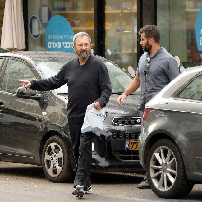שמאל, שמאל, שמאל, ימין, שמאל. אהוד ברק (צילום: אמיר מאירי) שמאל, שמאל, שמאל, ימין, שמאל. אהוד ברק
