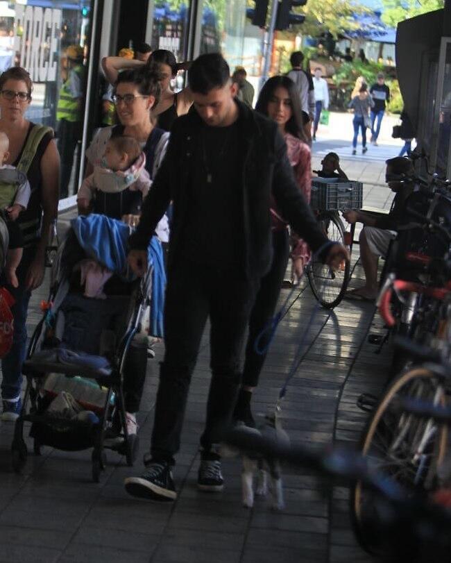 מנסים לברוח מאיתנו