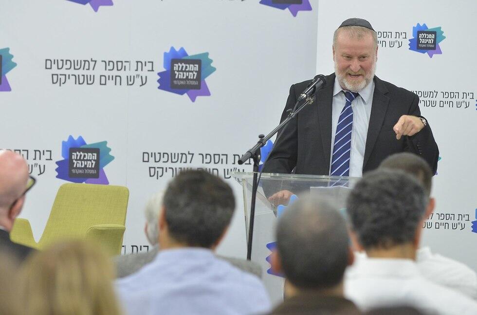 אביחי מנדלבליט. פרידמן: ''הוא בניגוד עניינים''