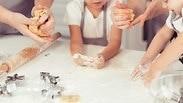 שולחן משפחתי