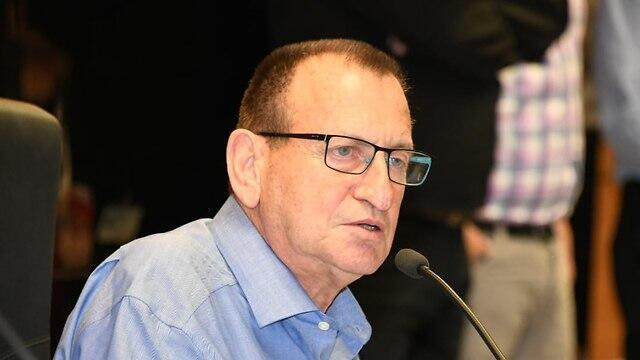 ''יד אחת אמרה משהו והשנייה נתנה סטירה''. רון חולדאי (צילום: יאיר שגיא) ''יד אחת אמרה משהו והשנייה נתנה סטירה''. רון חולדאי