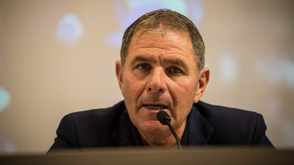 רגיל לנזוף במאמנים מליגת האלופות. גוטמן (צילום: עוז מועלם) אלי גוטמן