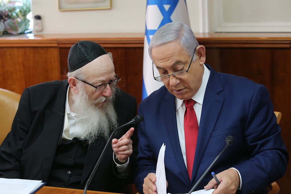 Benjamin Netanyahu with United Torah Judaism leader Yaakov Litzman (Photo: Alex Kolomoisky) Benjamin Netanyahu with United Torah Judaism leader Yaakov Litzman