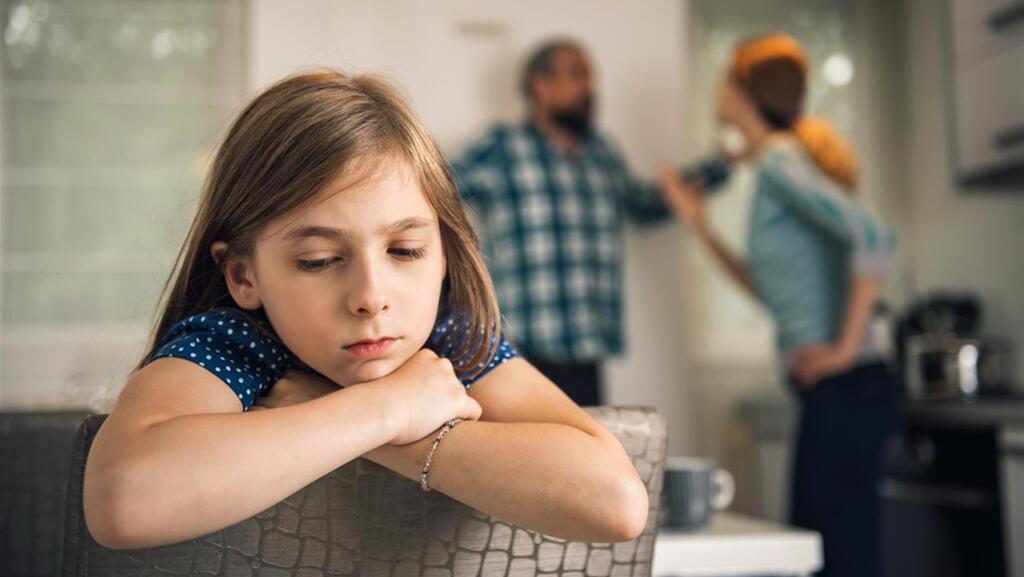 אל תתווכחו על דרכי חינוך מול הילדים (צילום: shutterstock) גירושים