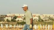 צו הרחקה ניתן למחבל שרצח חייל, ריזק סלאח, אשר עובד 50 מטר ליד נתיב האבות