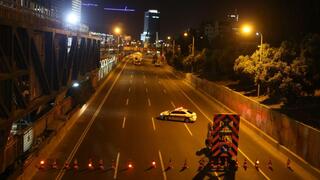 חסימתי כבישים בעקבות הנפת גשר יהודית באילון דרום ת"א