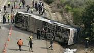 צילום אוויר של האוטובוס שהתהפך הבוקר על כביש 443 בבית חורון ליד מודיעין 