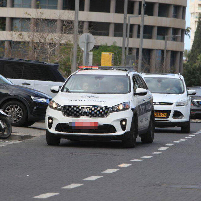 המשטרה בדרך (צילום: מוטי לבטון) המשטרה בדרך