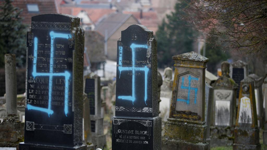 The Jewish cemetery in Strasbourg earlier this year following a similar defacement in February (Photo: Reuters) צרפת חילול קברים של יהודים בית עלמין יהודי במזרח המדינה ליד שטרסבורג