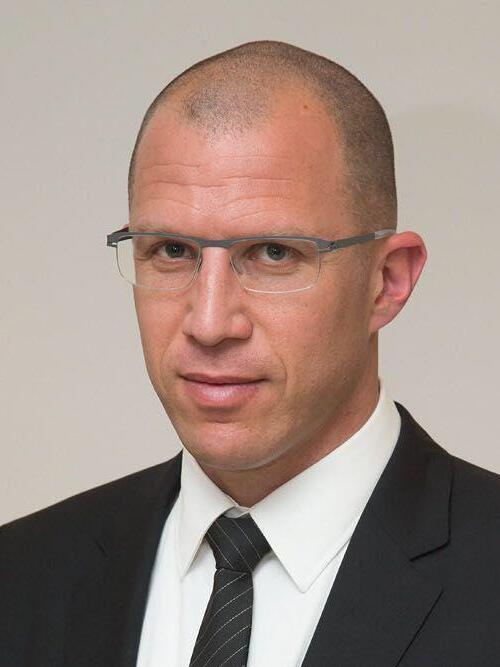 עורך הדין טל שפירא