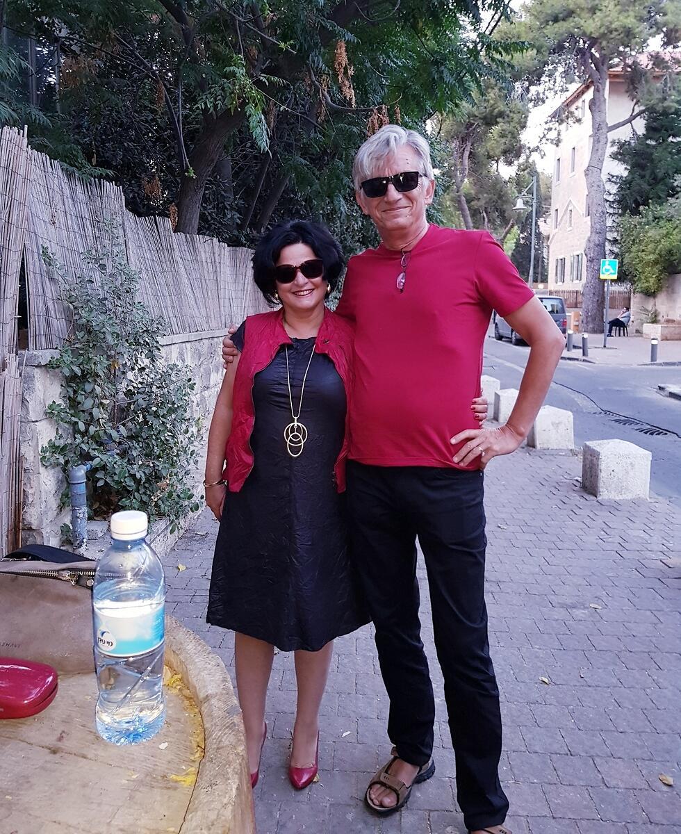 בילי סגל־גזליוס עם בעלה (צילום פרטי) בילי סגל־גזליוס עם בעלה