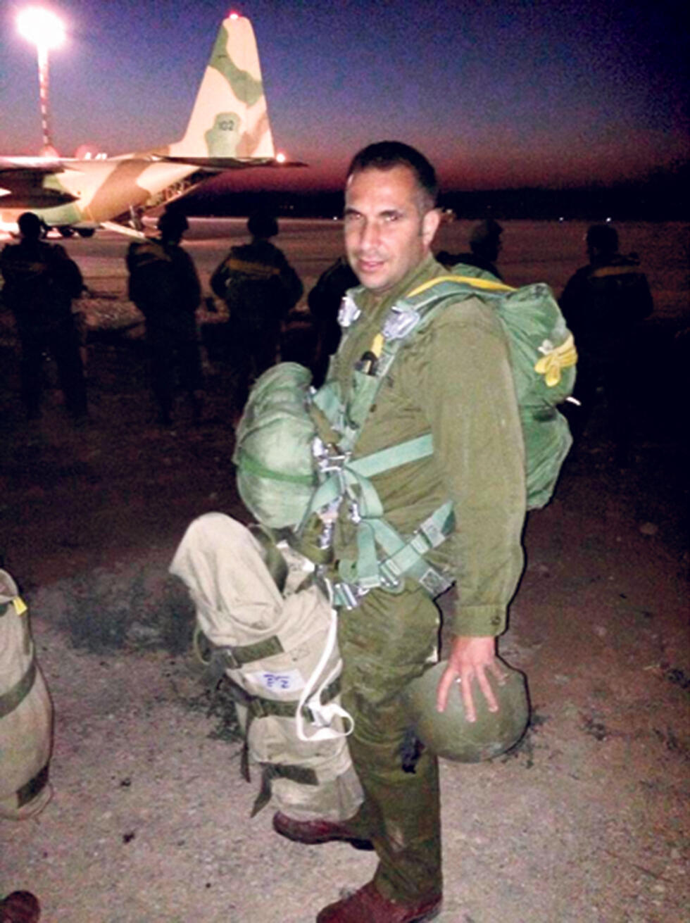 קובי במבצע צוק איתן. מתנדב למילואים (צילום: אלבום פרטי) קובי במבצע צוק איתן. מתנדב למילואים