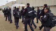 פעילות חיפושים במספר אגפים בטחוניים היום בכלא קציעות