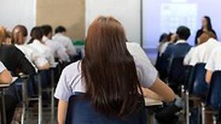 תלמידים  סטודנטים  אוניברסיטה  כיתה אילוסטרציה