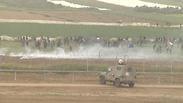 סיור בגדר המערכת בזמן הפרות הסדר לציון יום האדמה ויום השנה לצעדות השיבה