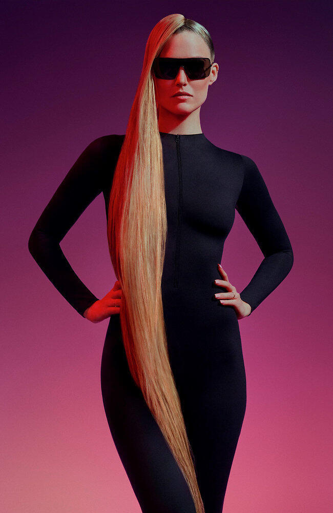 "מצאתי עם בר שפה משותפת" (צילום: Mert Alas_&_Marcus Piggott) "מצאתי עם בר שפה משותפת"