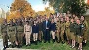 הנשיא ראובן רובי ריבלין מארח 400 חיילים בודדים מכל רחבי העולם בליל הסדר בפסח