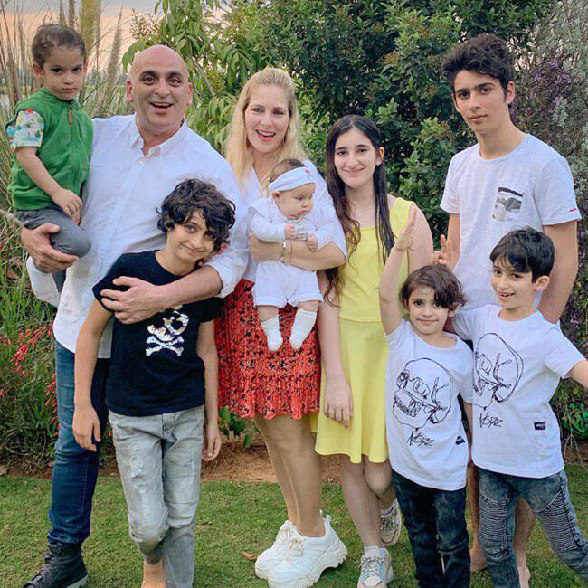 יובל המבולבל ובני משפחתו