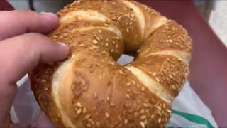 בבית החולים אסף הרופא מכניסים מבקר עם חמץ