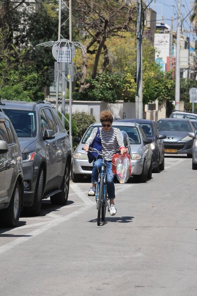 לא תצליחי להתחמק מאיתנו. עדי אשכנזי (צילום: מוטי לבטון) לא תצליחי להתחמק מאיתנו. עדי אשכנזי