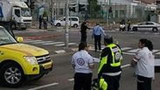 זירת תאונת הדרכים ברמלה בה פגעה משאית בהולכת רגל