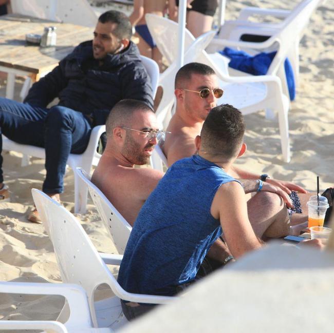 "נראה לי אני חותך מפה אחי"